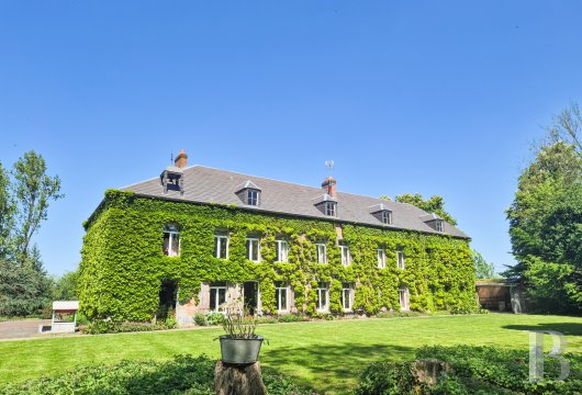 nord-pas-de-calais - À 100 km de Lille, dans le parc naturel régional de l'Avesnois, une gentilhommière et son parc arboré de 12 000 m²
