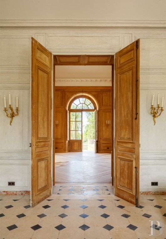 A completely renovated royal hunting lodge in the heart of the Saint-Germain-en-Laye forest - photo  n°6