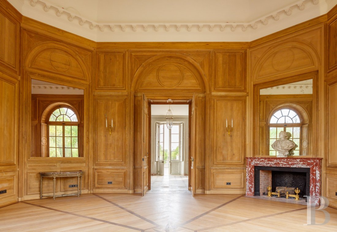 A completely renovated royal hunting lodge in the heart of the Saint-Germain-en-Laye forest - photo  n°9