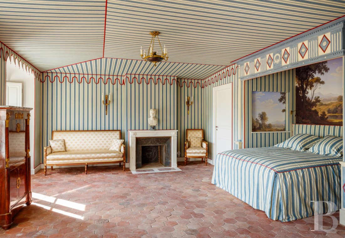A completely renovated royal hunting lodge in the heart of the Saint-Germain-en-Laye forest - photo  n°17