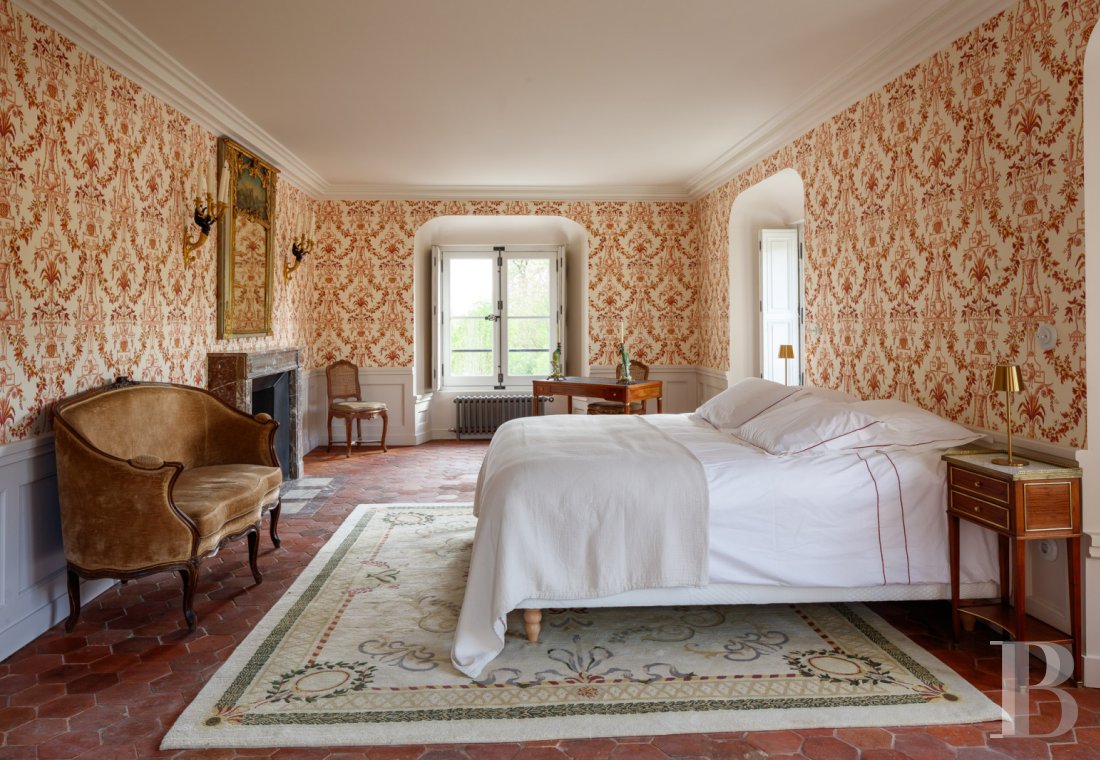 A completely renovated royal hunting lodge in the heart of the Saint-Germain-en-Laye forest - photo  n°16
