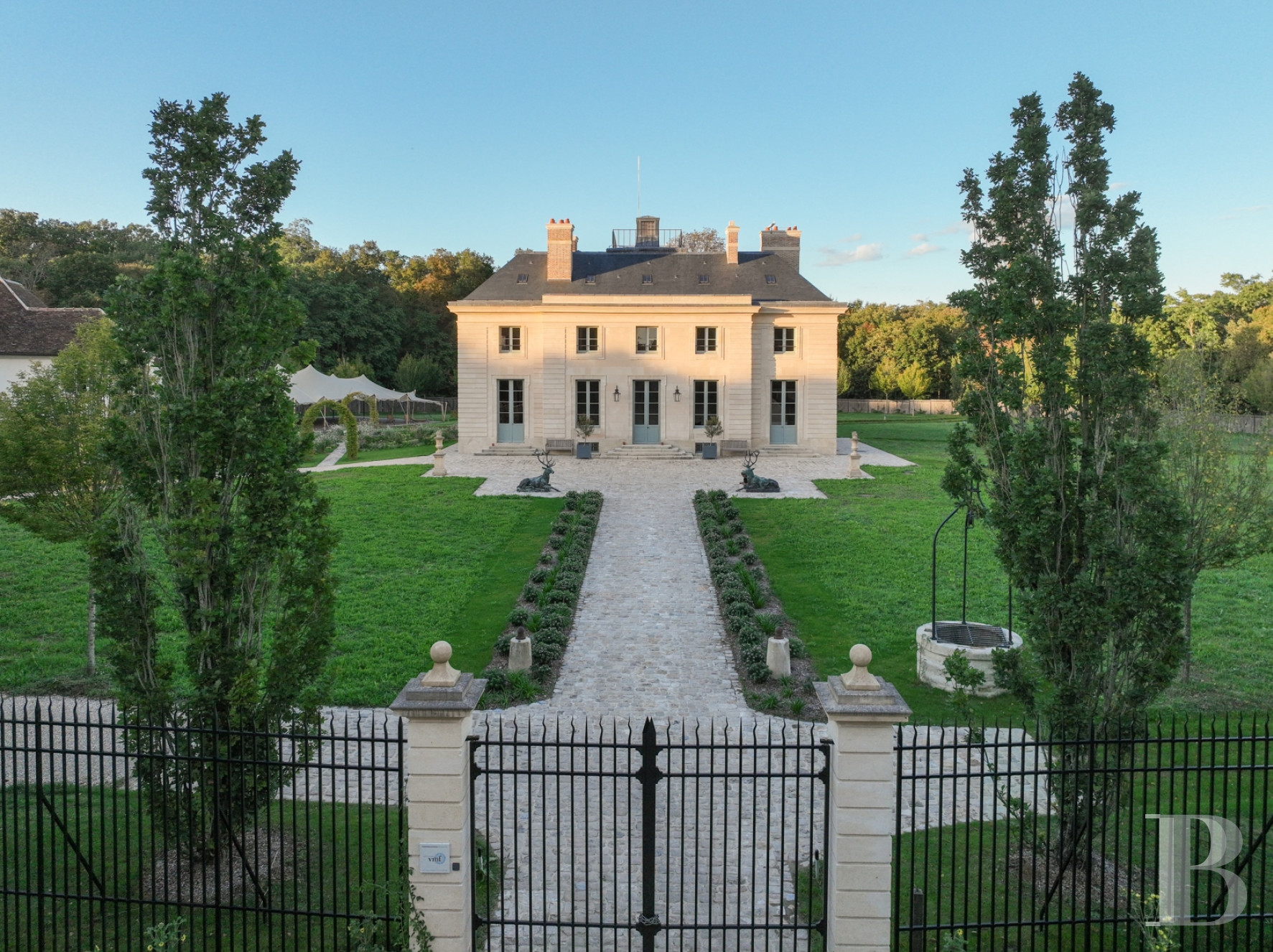 A completely renovated royal hunting lodge in the heart of the Saint-Germain-en-Laye forest - photo  n°29