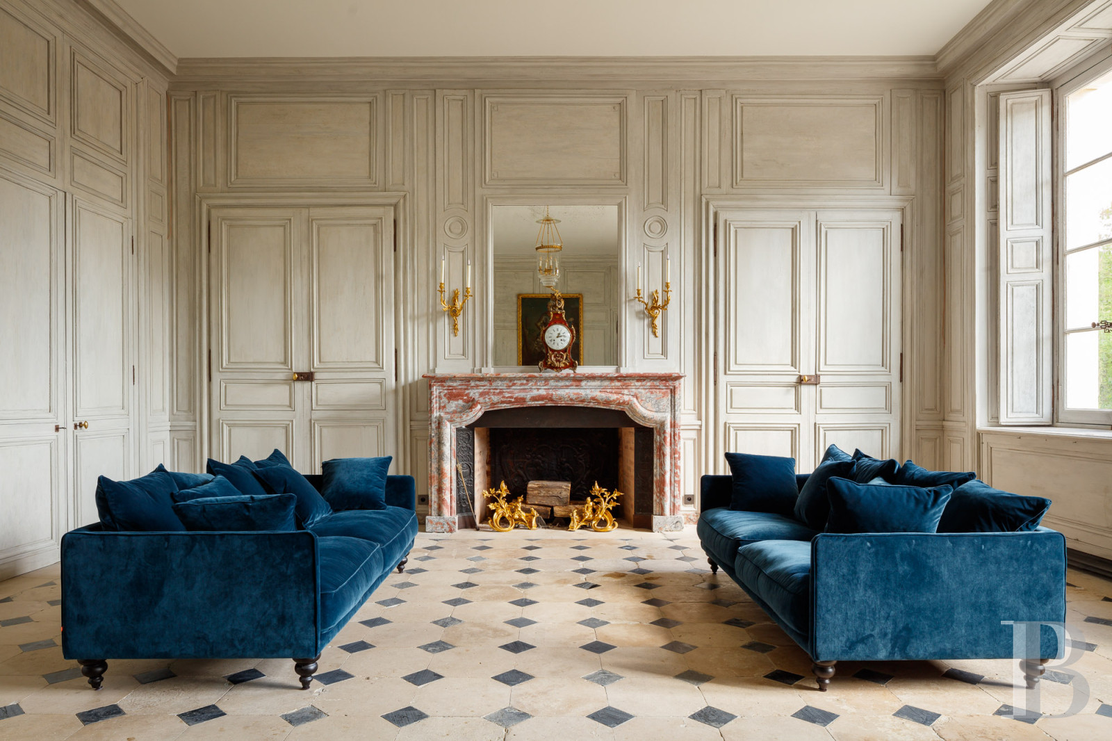 A completely renovated royal hunting lodge in the heart of the Saint-Germain-en-Laye forest - photo  n°8