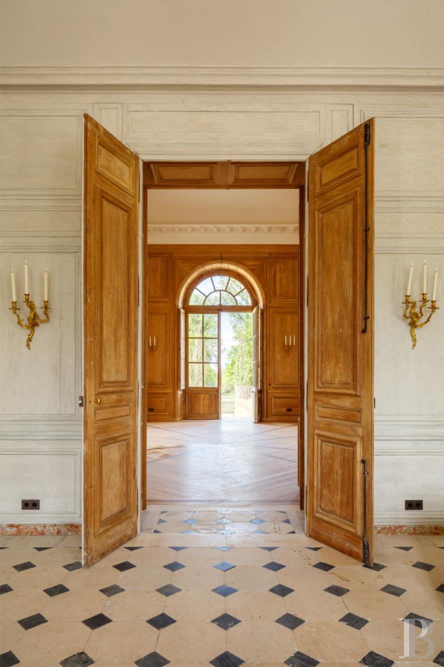 A completely renovated royal hunting lodge in the heart of the Saint-Germain-en-Laye forest - photo  n°6