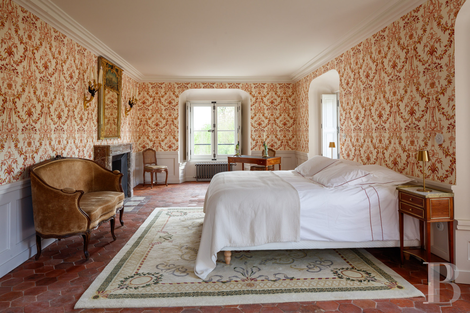 A completely renovated royal hunting lodge in the heart of the Saint-Germain-en-Laye forest - photo  n°16