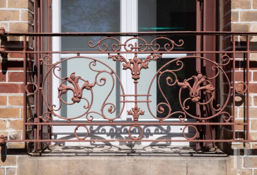 Un ensemble immobilier de maisons historiques, à 30 min de Paris,  rénové en neuf appartements locatifs et son local commercial