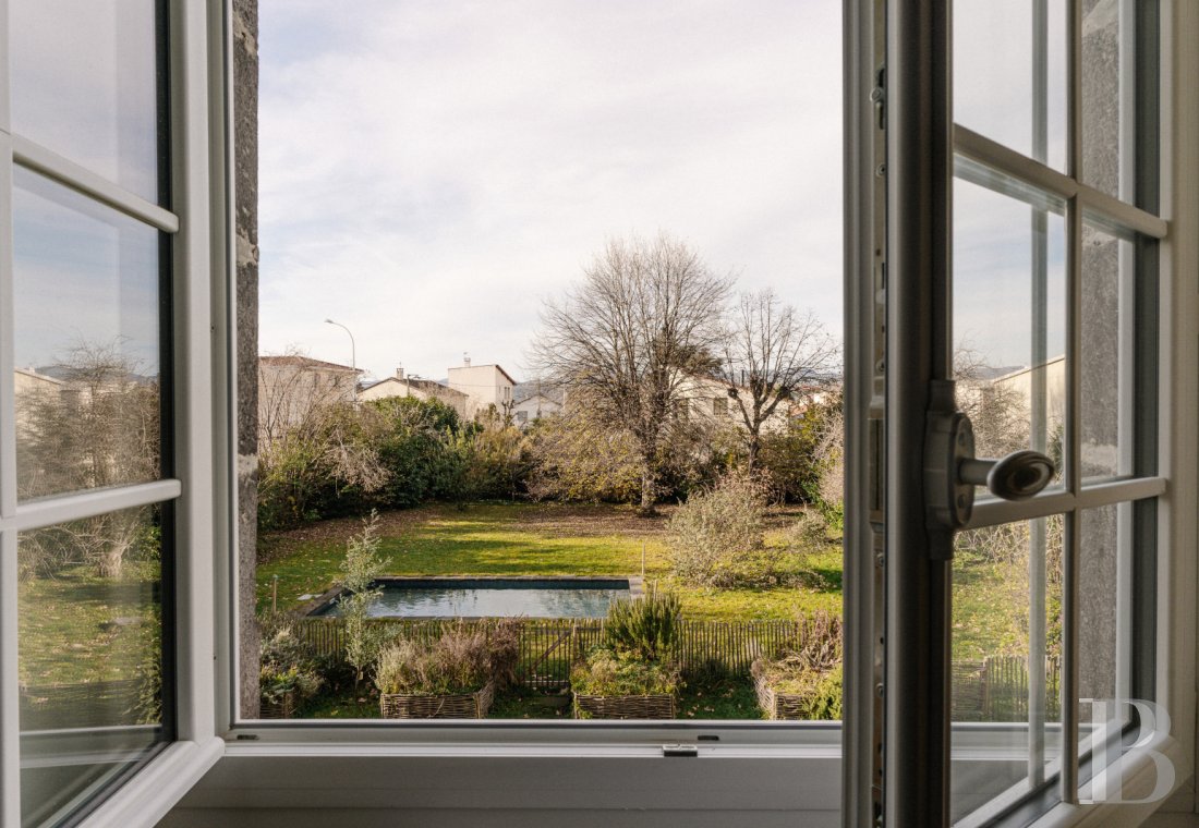 character properties France auvergne   - 12