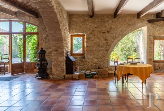character properties France languedoc roussillon   - 5