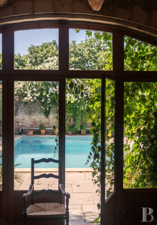 character properties France languedoc roussillon   - 4