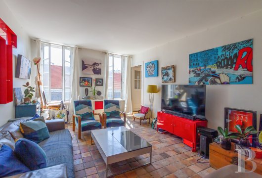 paris - Entre Saint-Germain-des-Prés et le Bon Marché, un appartement de 92 m² au troisième étage d’un immeuble du 18e s.