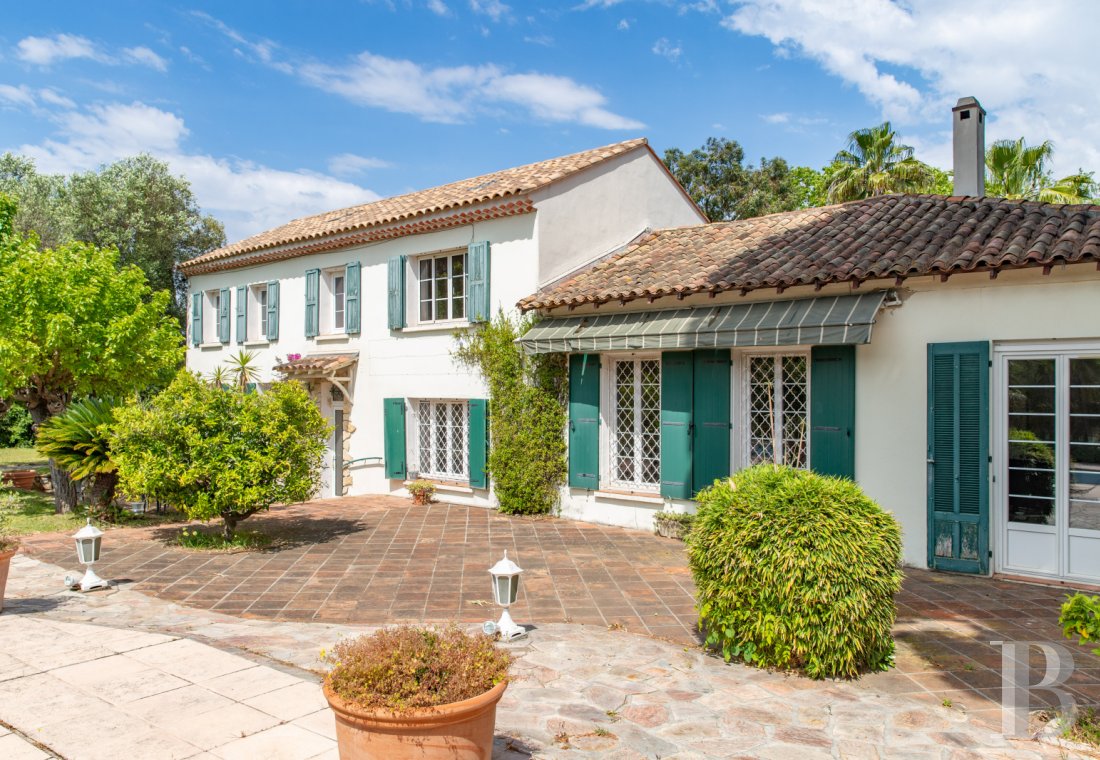 character properties France provence cote dazur   - 1