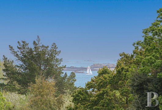 brittany - An authentic neo-Breton house with sea views, in Brittany, a short distance from “Sorbonne-Plage”