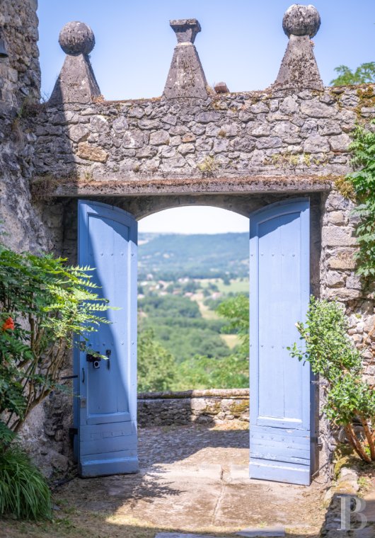 chateaux for sale France midi pyrenees   - 4