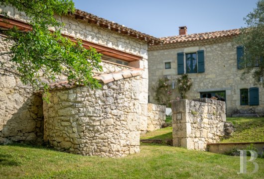 character properties France midi pyrenees   - 14