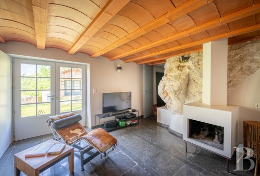character properties France midi pyrenees   - 6