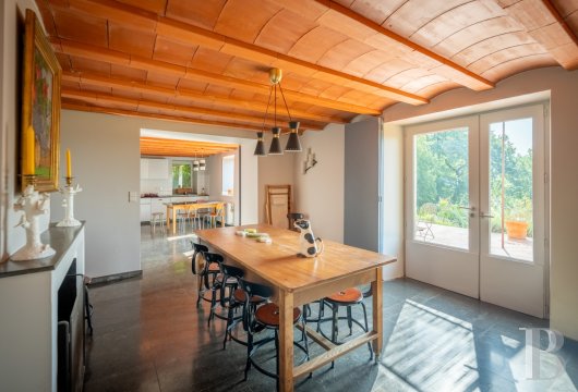 character properties France midi pyrenees   - 7