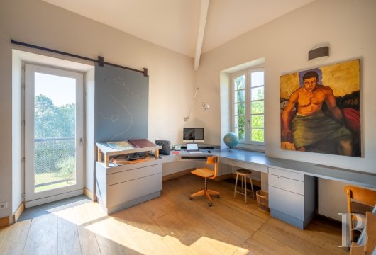 character properties France midi pyrenees   - 9