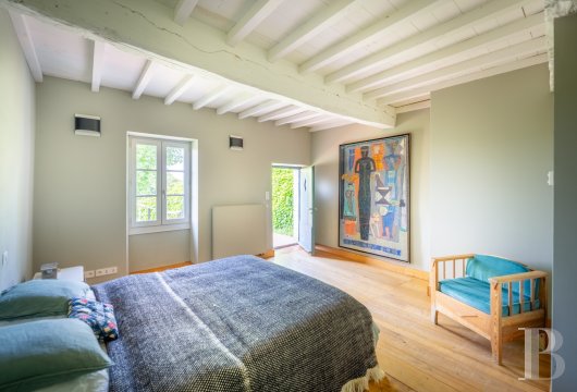 character properties France midi pyrenees   - 11