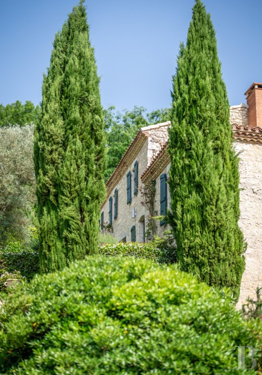 character properties France midi pyrenees   - 5