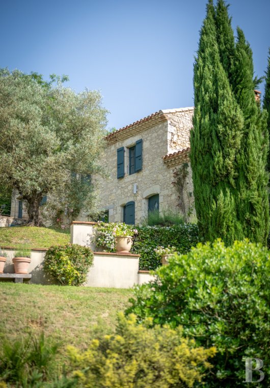 character properties France midi pyrenees   - 2