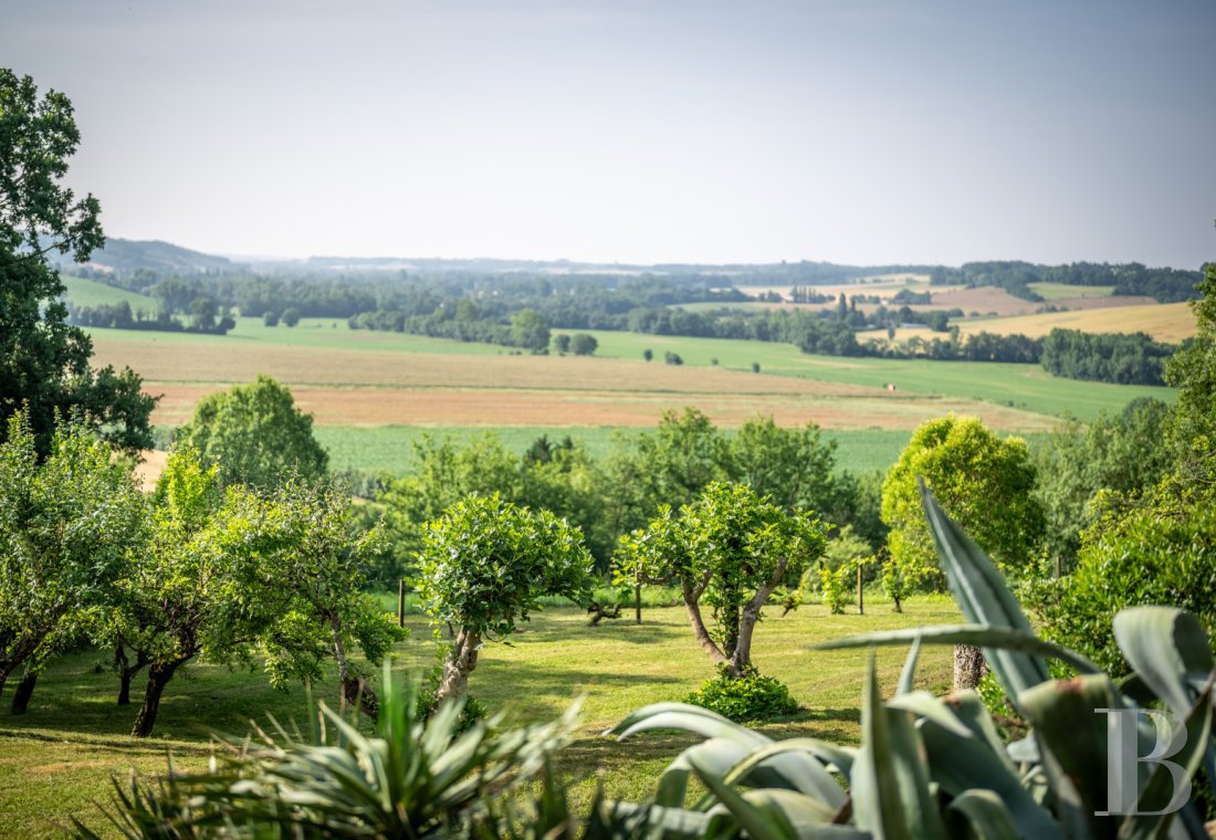 character properties France midi pyrenees   - 17