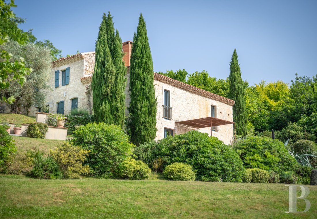 character properties France midi pyrenees   - 1