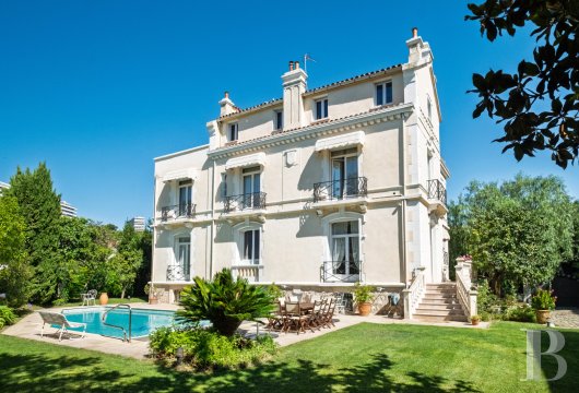provence-cote-dazur - An early 20th-century large house, independent studio and wooded garden in the heart of the Carré d'Or in Marseille's 8th arrondissement, near the prestigious Square Monticelli 