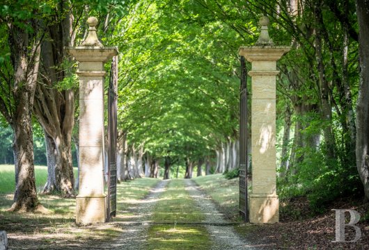 midi-pyrenees - Dans le Sud-Ouest, au cœur du département du Gers,  une maison de maître rénovée et ses dépendances, dans un parc de 6 ha avec piscine