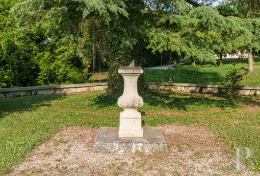 chateaux for sale France burgundy   - 36