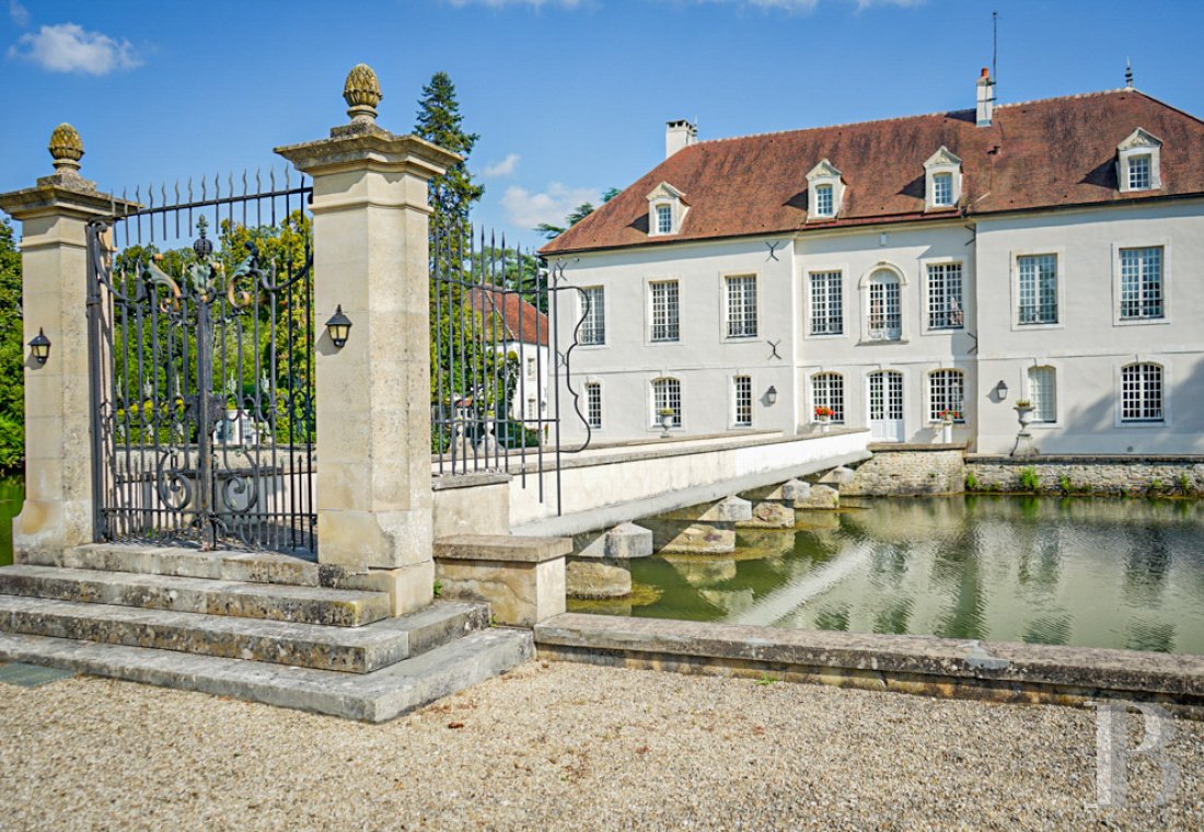 chateaux for sale France burgundy   - 5