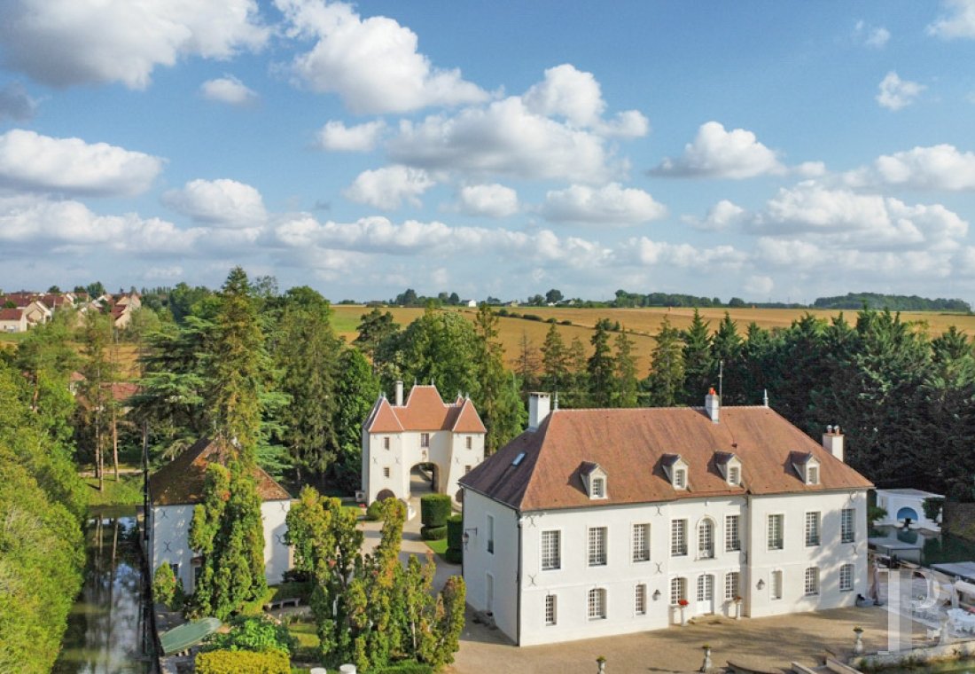 chateaux a vendre bourgogne   - 1