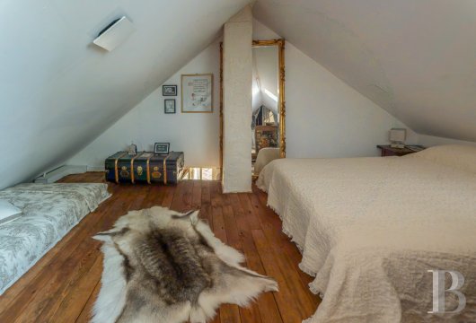 character properties France languedoc roussillon   - 12