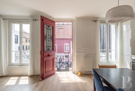 ile-de-france - A 216m² house with a 65m² roof terrace, divided into three dwellings and fully renovated, close to metro stops and nestled in the suburban town of Saint-Ouen-sur-Seine, next to Paris