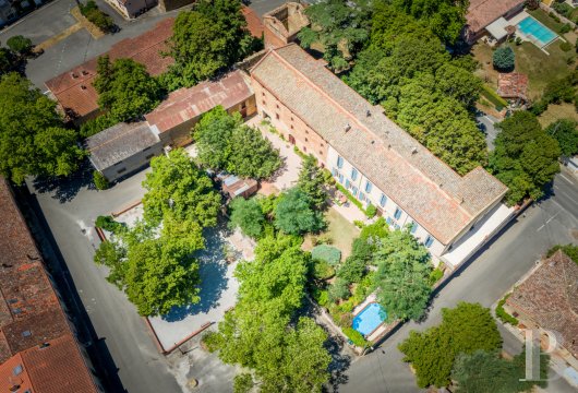 midi-pyrenees - A genuine medieval chateau, partially listed as a regional Historical Monument, with its  ramparts and guest accommodations, between Toulouse and Carcassonne in an Occitan village, twenty kilometres from Castelnaudary