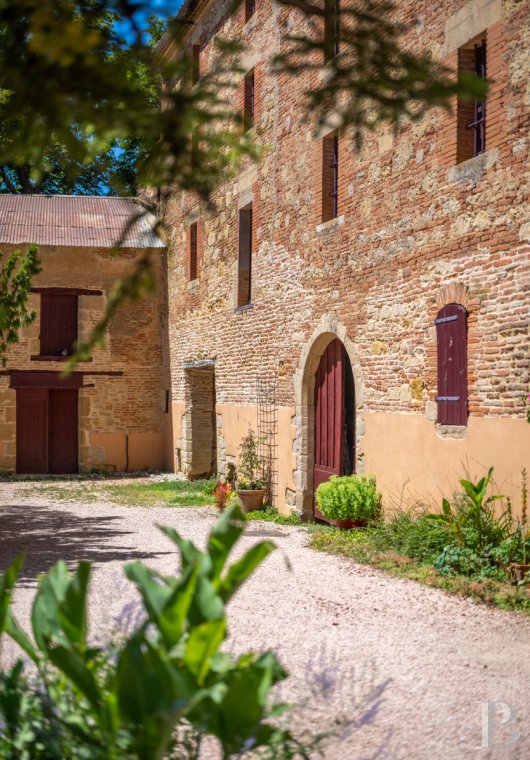 chateaux for sale France midi pyrenees   - 22