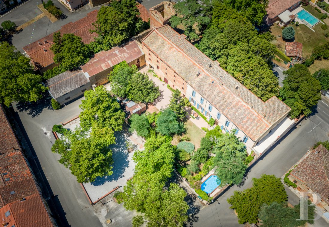 chateaux for sale France midi pyrenees   - 1