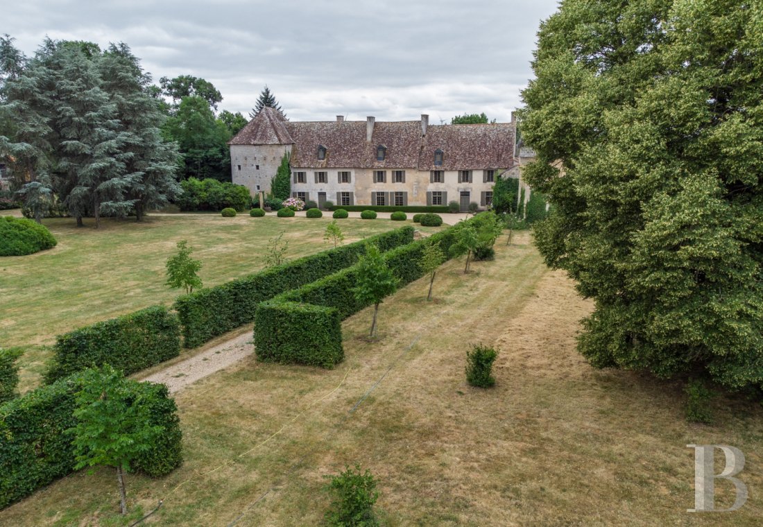 chateaux for sale France poitou charentes   - 2