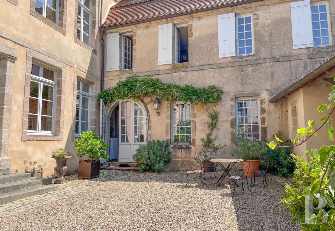 mansion houses for sale France burgundy   - 1