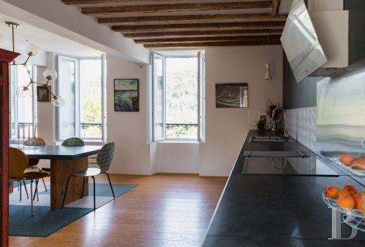 character properties France ile de france   - 12