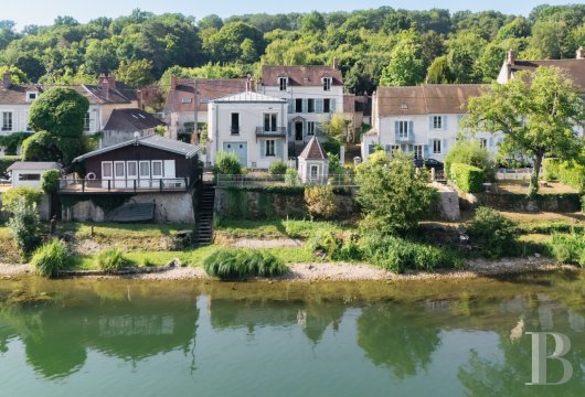 ile-de-france - An old house with two separate dwellings, with a 19th century pavilion and private riverbank 10 minutes from Fontainebleau, in a famous village on the banks of the River Seine