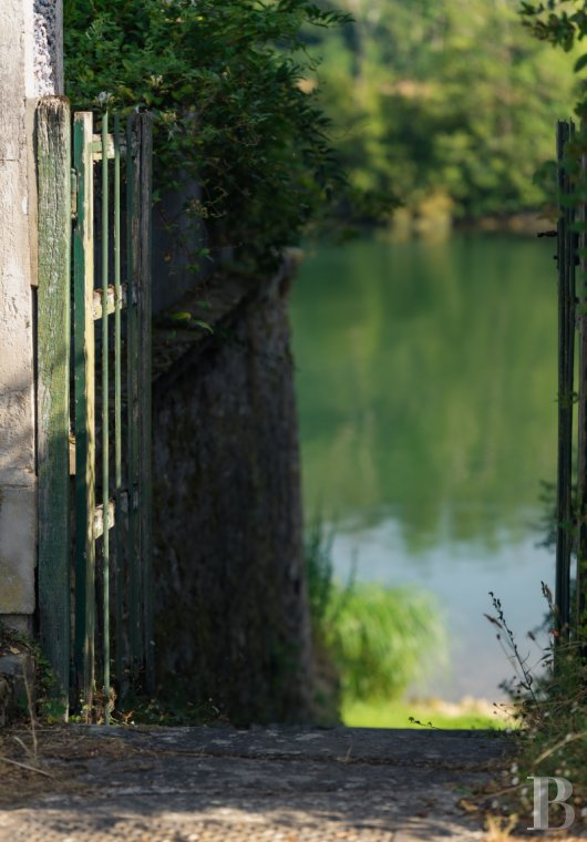 character properties France ile de france   - 21