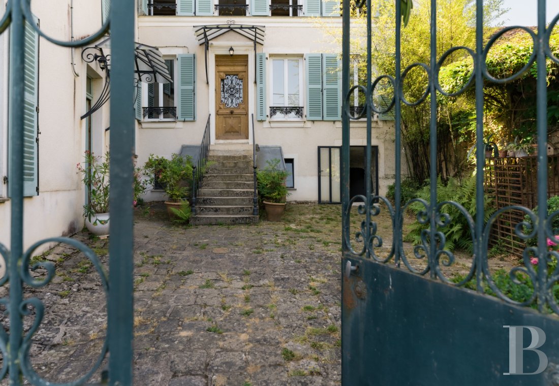 character properties France ile de france   - 1