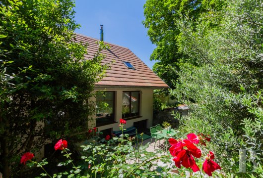 ile-de-france - An architect-designed house with 125 m², three bedrooms  and a garage in Saint-Maurice, ten minutes from Paris