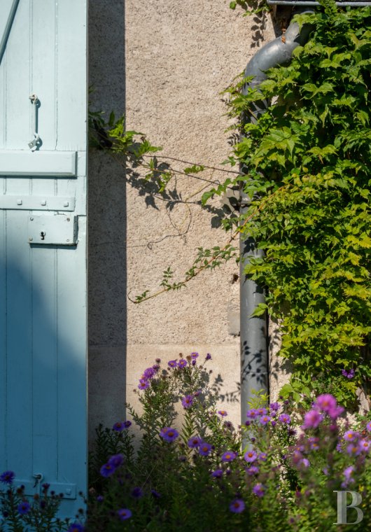 character properties France center val de loire   - 18