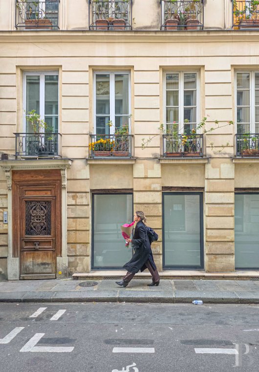 À Paris, au cœur du Marais, deux vastes chambres d’hôtes dans un immeuble du 17e siècle - photo  n°2