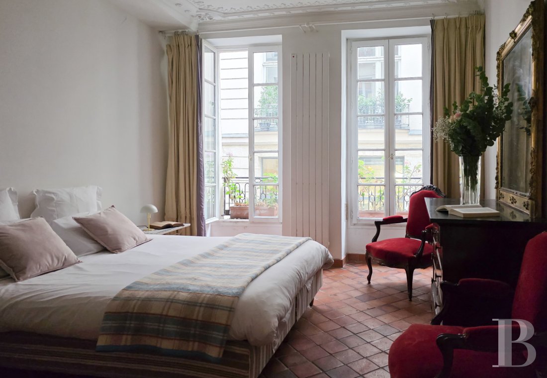 À Paris, au cœur du Marais, deux vastes chambres d’hôtes dans un immeuble du 17e siècle - photo  n°8