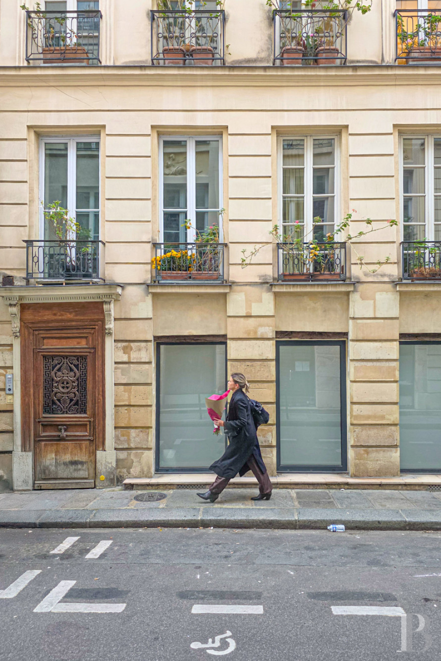 À Paris, au cœur du Marais, deux vastes chambres d’hôtes dans un immeuble du 17e siècle - photo  n°2