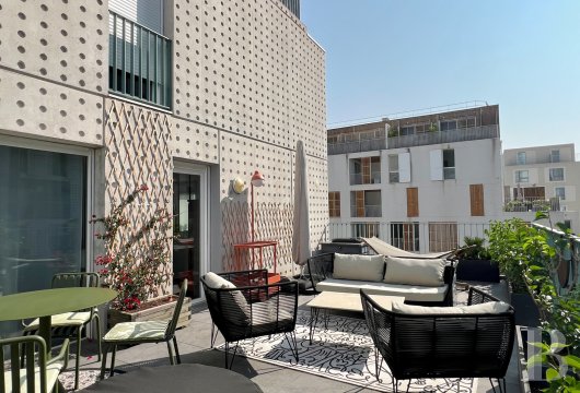 provence-cote-dazur - A modern, 91-m² apartment, with roof terraces, on the seventh floor of a recent building, in Marseille, in the Arenc district, with parking space