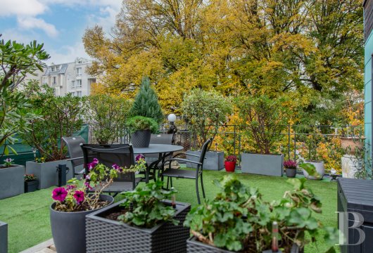 paris - A peaceful 113-m² apartment in Montmartre, in the Abbesses-Lepic district, on the top floor with 55-m² of terraces and two bedrooms