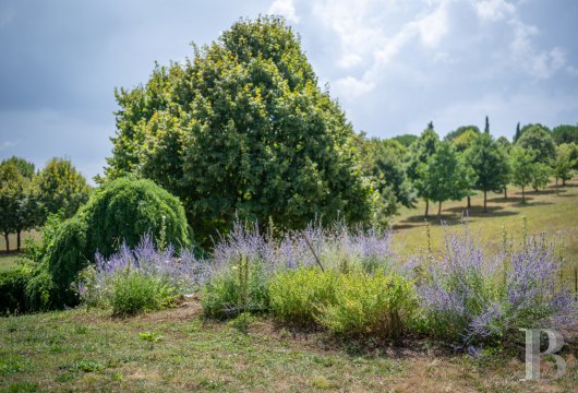 character properties France midi pyrenees   - 23